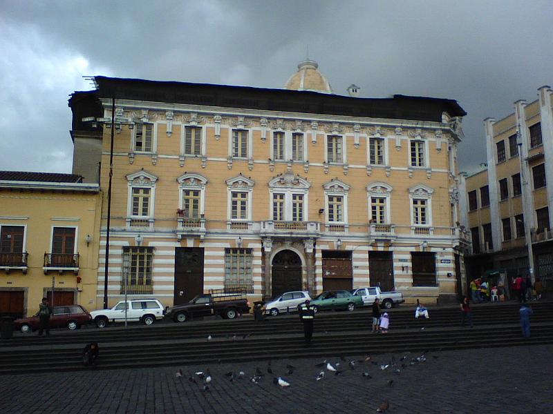 Building on PlazaSanFrancisco.jpg